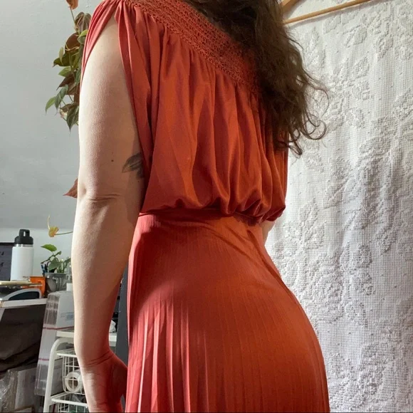 Vintage 70's Pleated Maxi Dress Off the Shoulder Sleeve Crochet Trim Satin - Picture 16 of 16